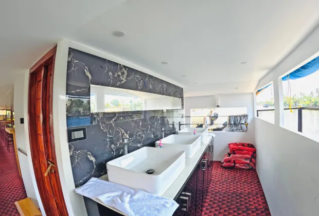 Affordable Bestselling Houseboat in Alleppey | Budget Backwater Cruise