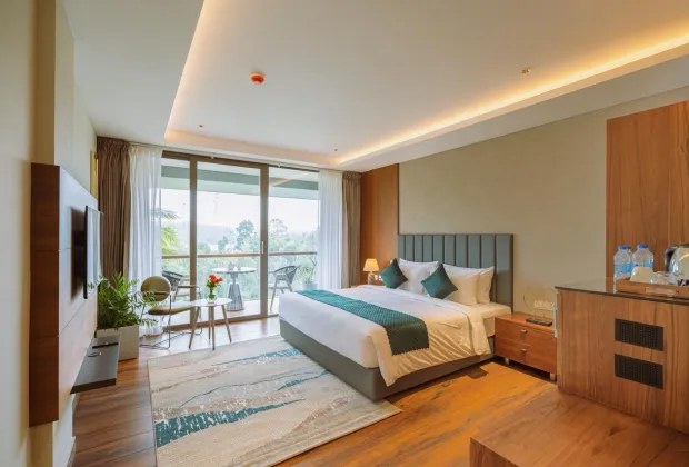 EVORA resort Wayanad | luxury stay in Wayanad | private pool resort Kerala | couple resort Wayanad | jacuzzi villa Wayanad | premium spa resort Wayanad | family luxury stay Wayanad